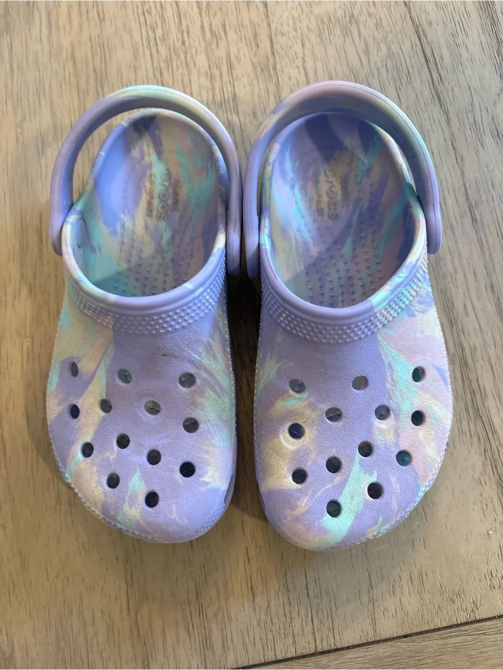 CROCS Kids Lavender Iridescent Clogs
